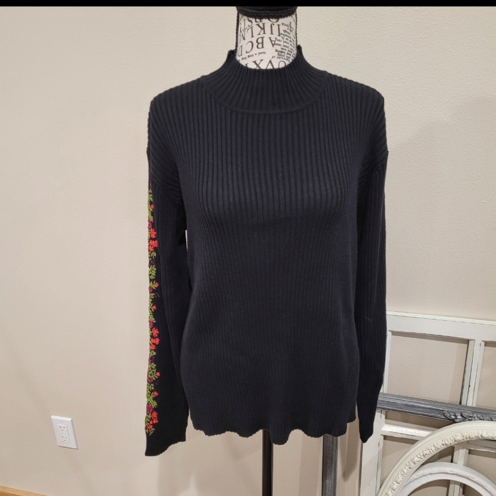 Boho Ribbed Mock Neck Sweater Women's SZ XL black /embroidery detailed‎ sleeves